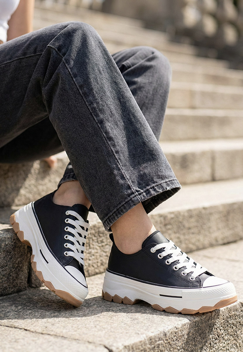 Czarne trampki na platformie Raviana V4