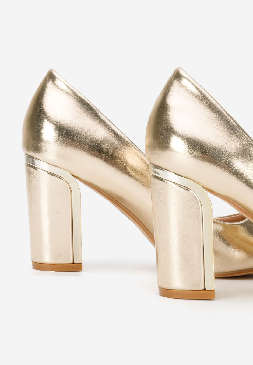 Złote czółenka na słupku Geoana