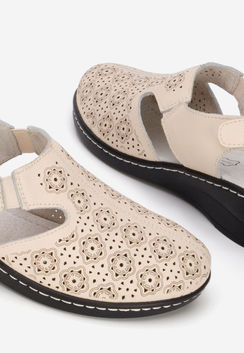 Beżowe czółenka bez pięt Ofelya