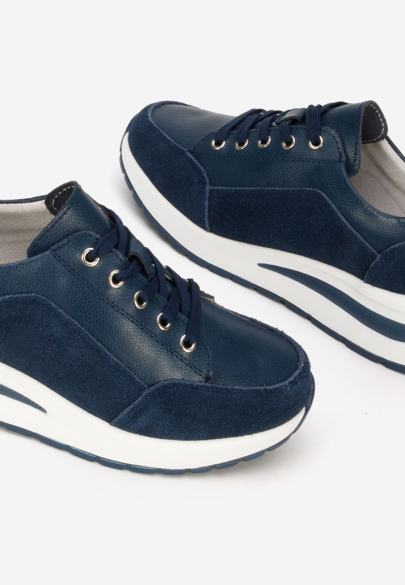 Granatowe sneakersy na koturnie Janelia