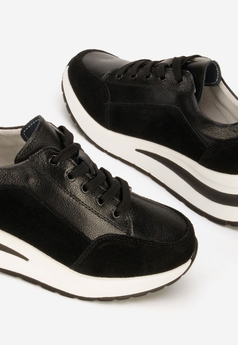 Czarne sneakersy na koturnie Janelia