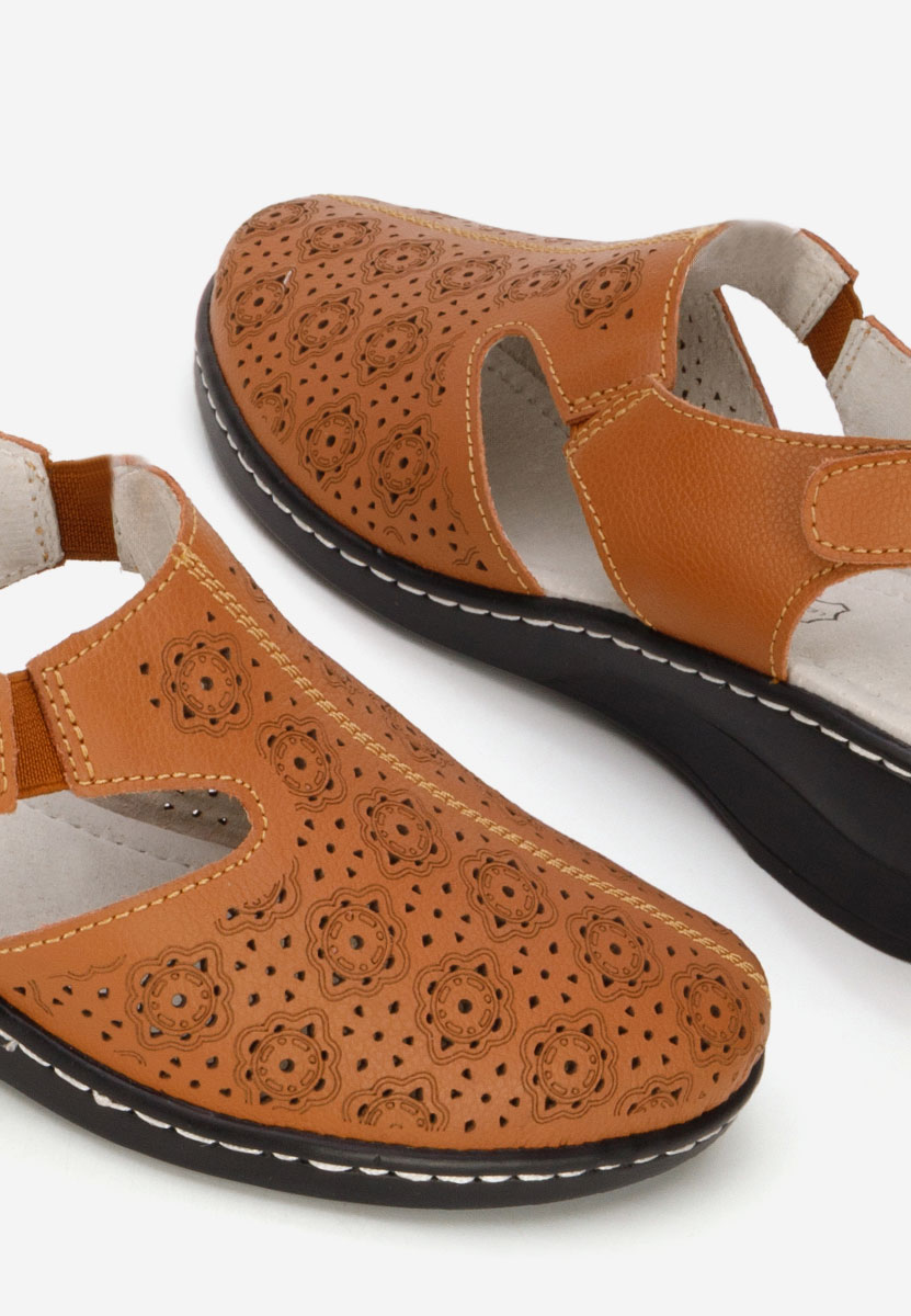 Camelowe czółenka bez pięt Ofelya