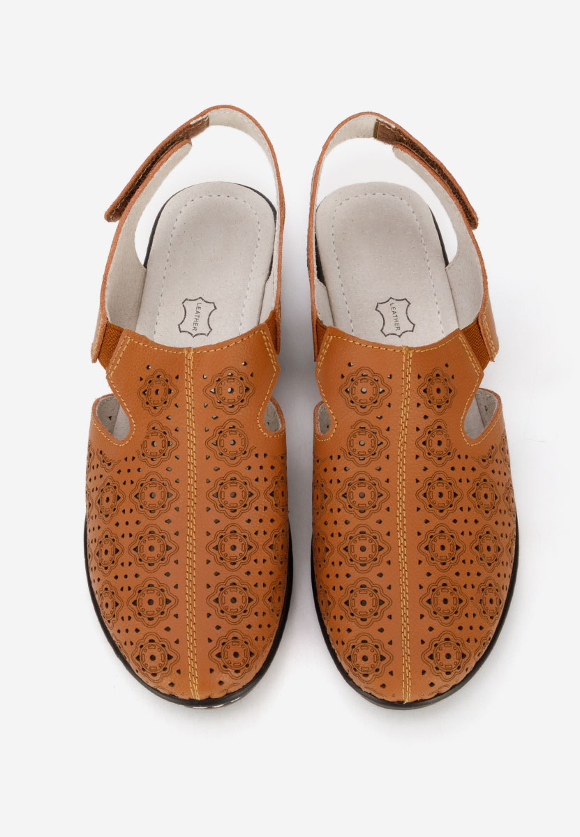 Camelowe czółenka bez pięt Ofelya