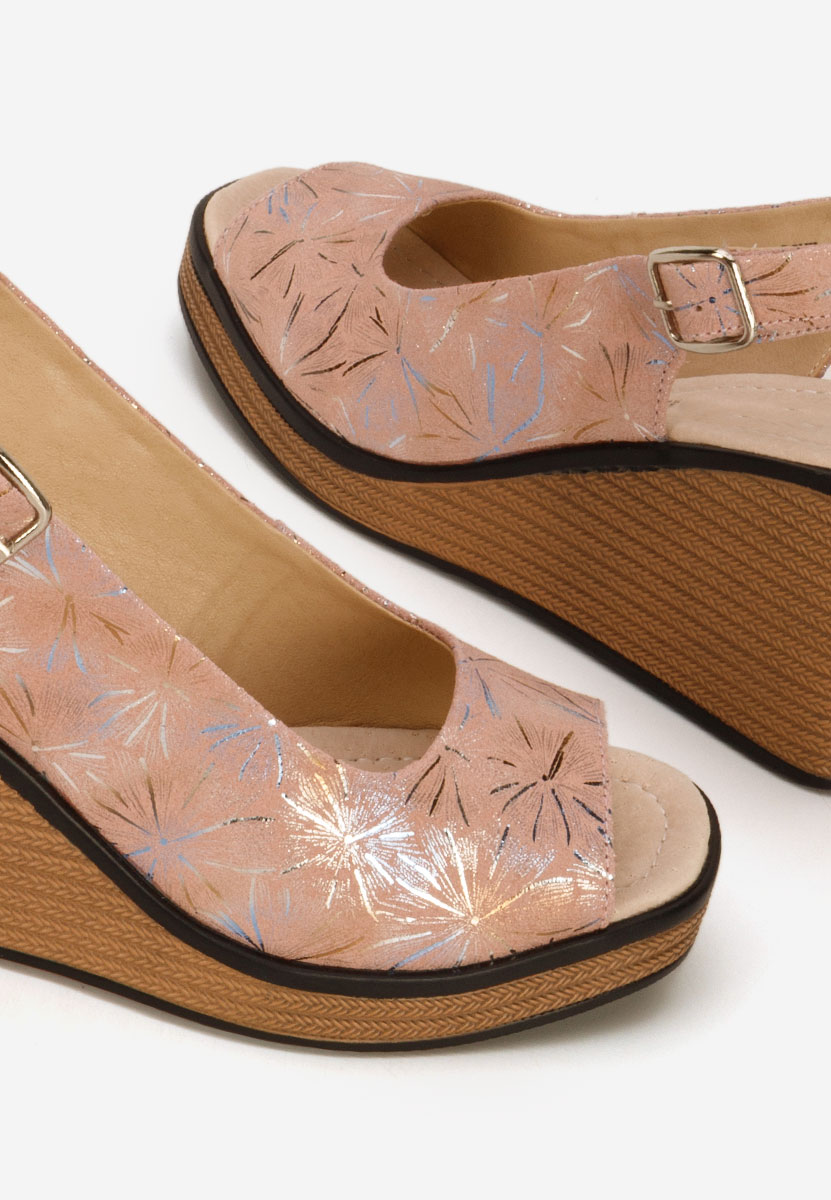 Różowe sandały na koturnie skórzane Samiria