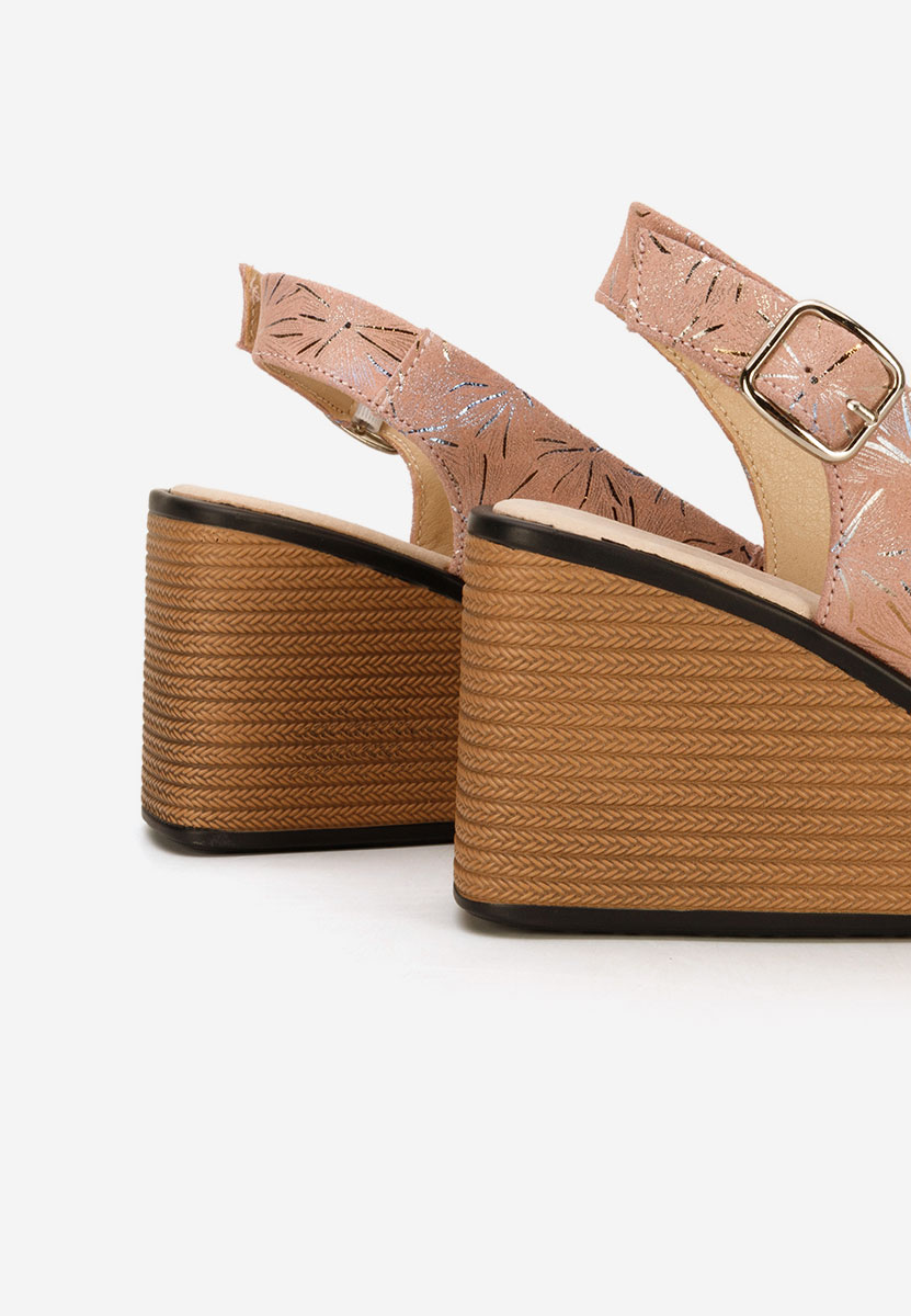 Różowe sandały na koturnie skórzane Samiria