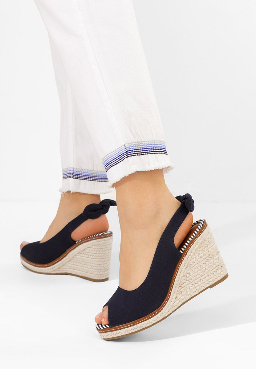 Granatowe sandały na koturnie Cyerra