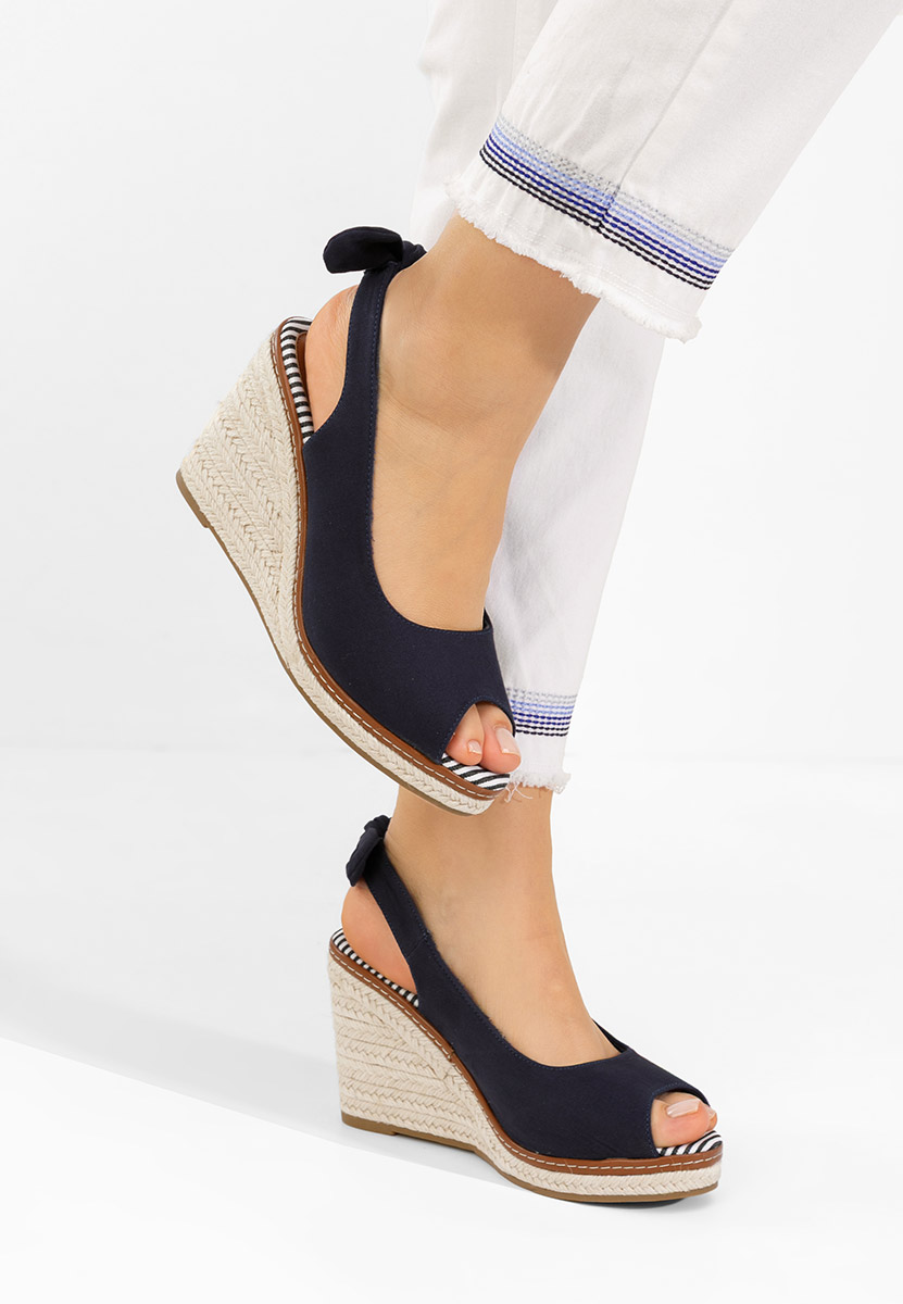 Granatowe sandały na koturnie Cyerra