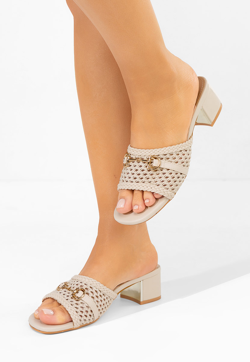 Beżowe klapki na obcasie Giustinia