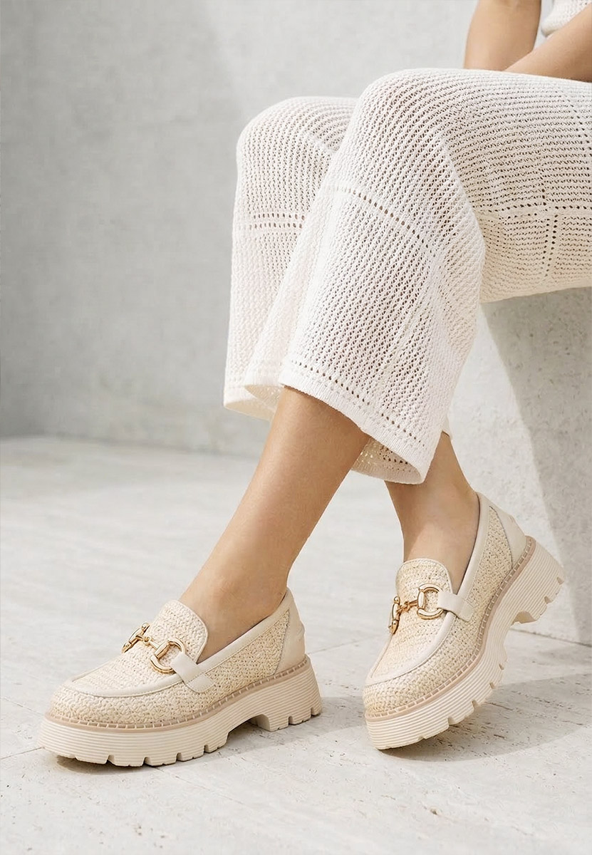 Beżowe mokasyny damskie skórzane Yolandia