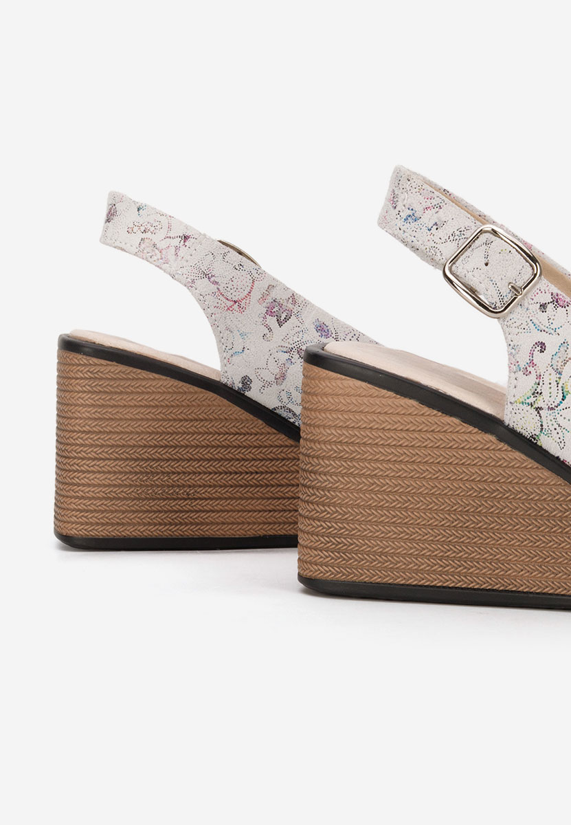 Szare sandały na koturnie skórzane Samiria