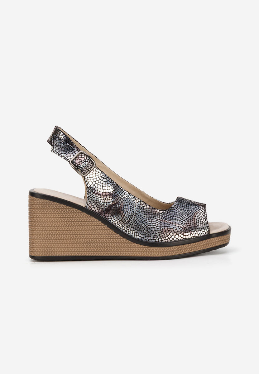 Czarne sandały na koturnie skórzane Samiria