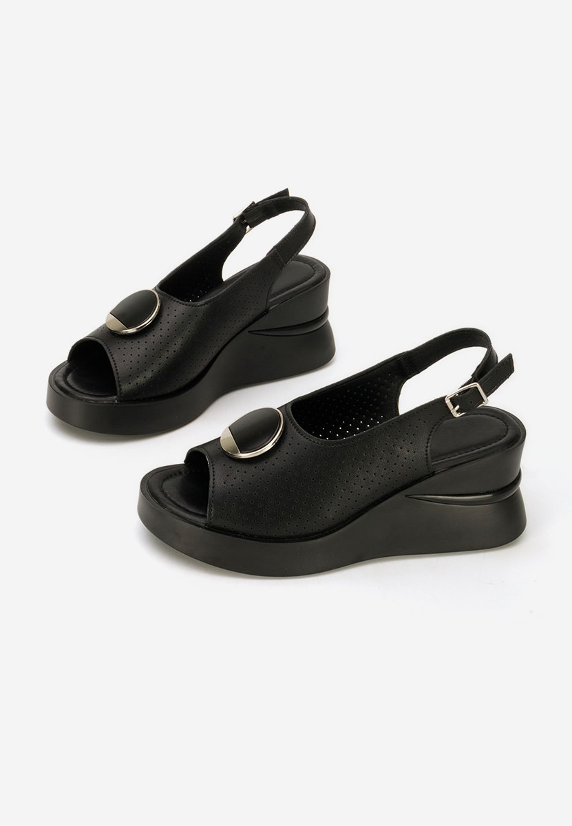 Czarne sandały na koturnie skórzane Zinalia