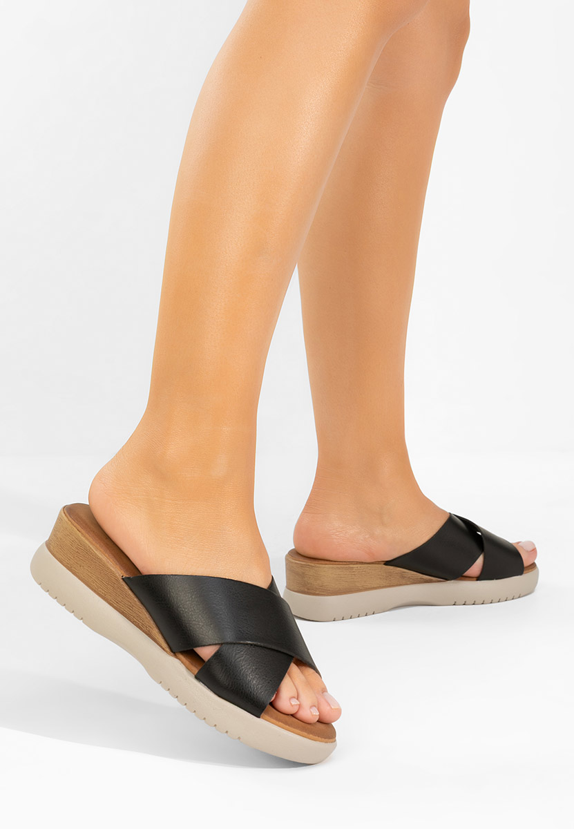 Czarne klapki na platformie Jadie