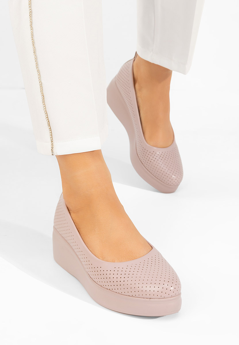 Różowe czółenka na platformie Danetia