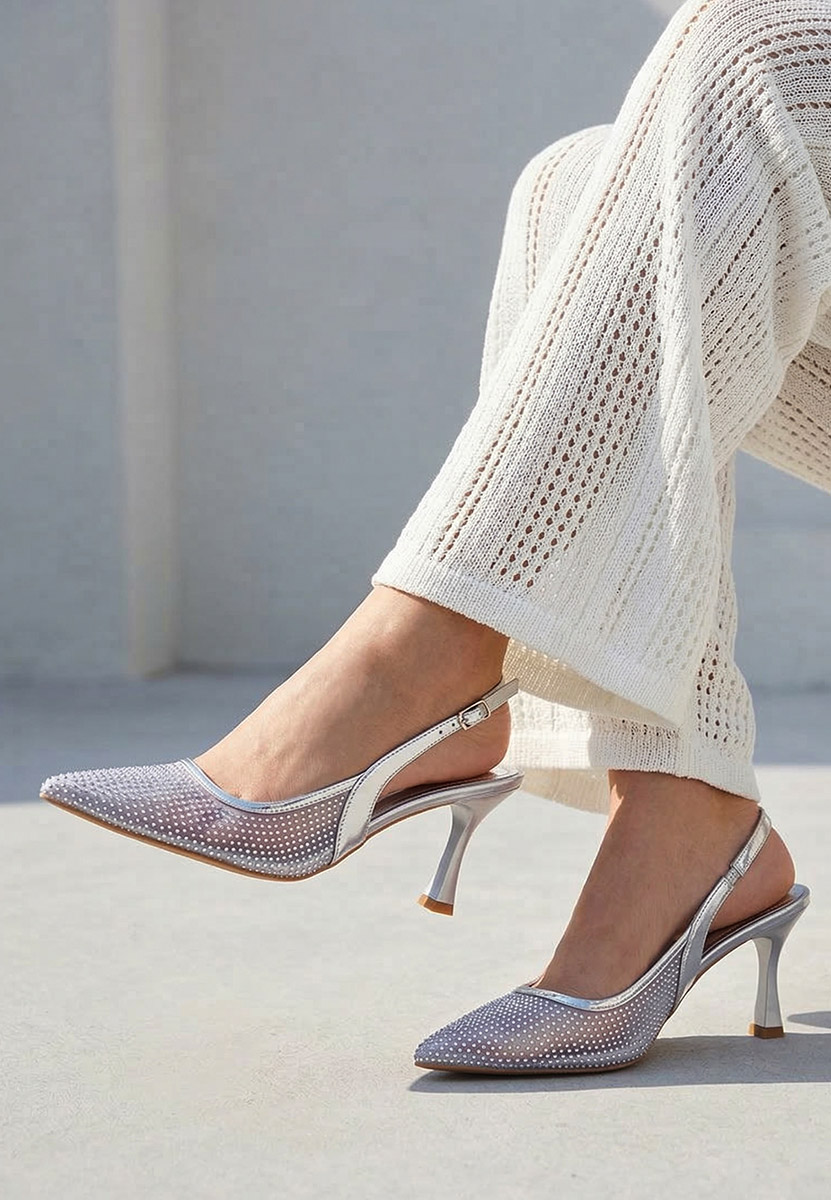 Srebrne czółenka na szpilce Carey