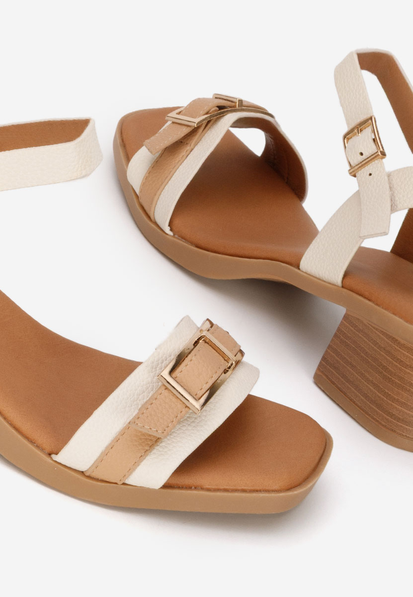 Beżowe sandały na słupku Iustinia