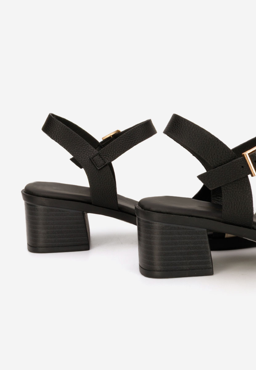 Czarne sandały na słupku Iustinia