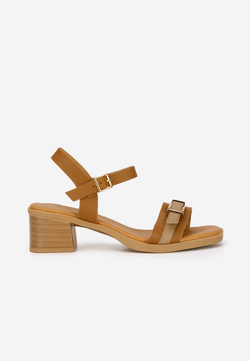 Camelowe sandały na słupku Iustinia