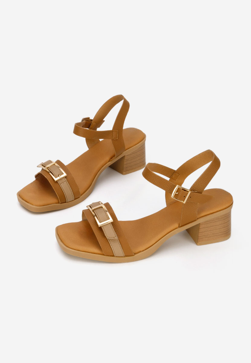 Camelowe sandały na słupku Iustinia