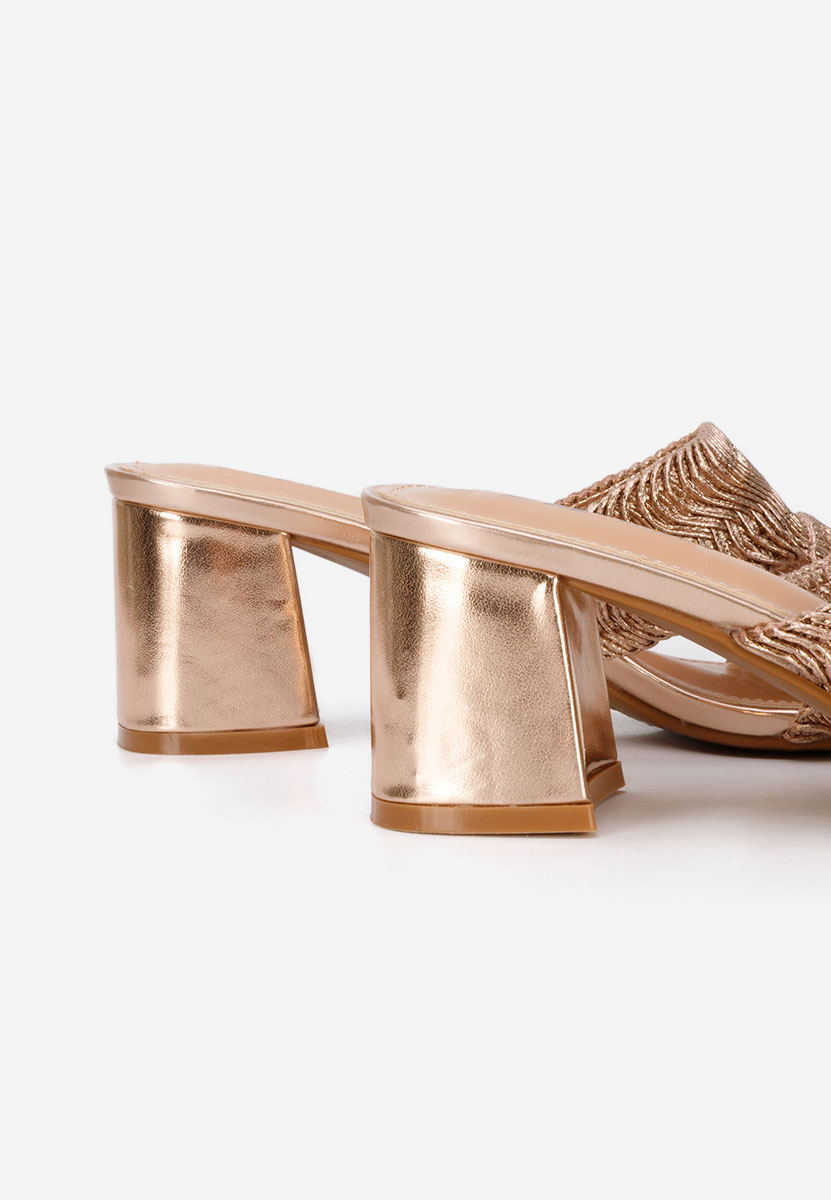 Szampańskie klapki na obcasie Nely