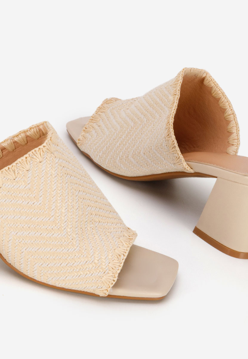 Beżowe klapki na obcasie Yngrid