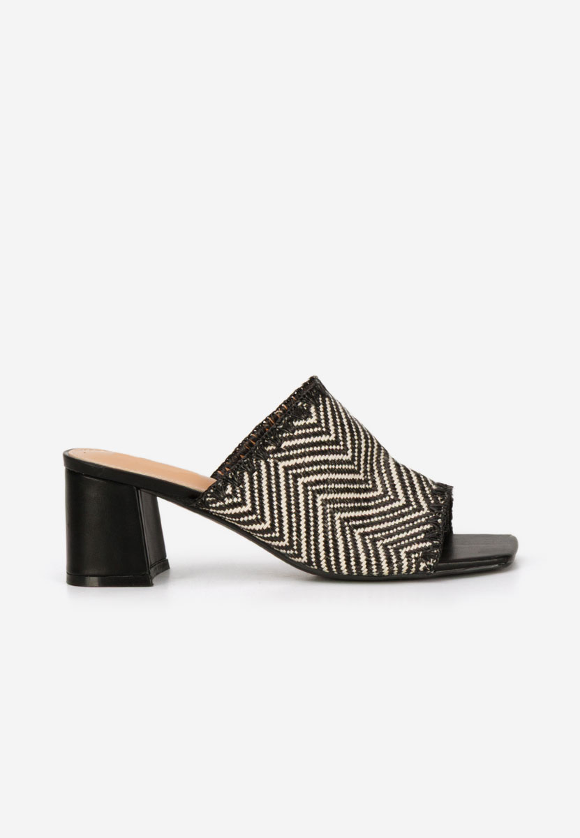 Czarne klapki na obcasie Yngrid