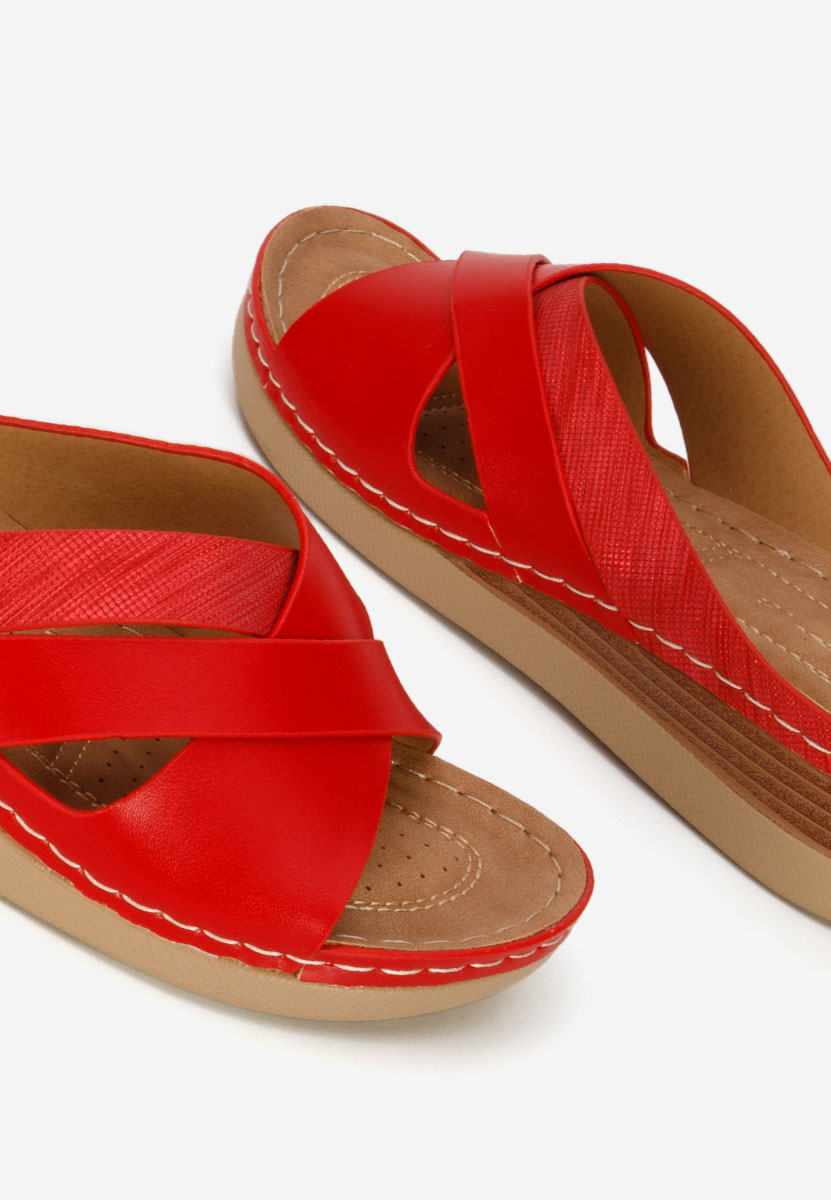 Czerwone klapki na koturnie Maryna