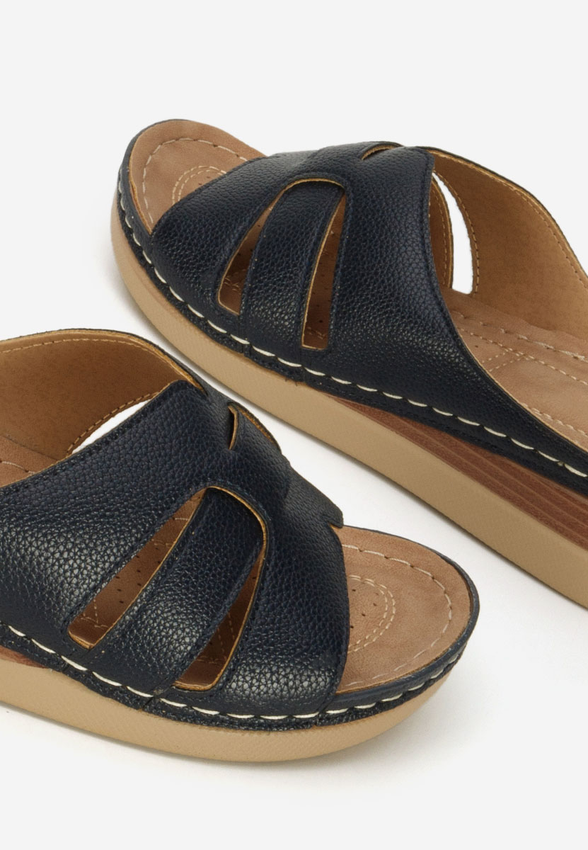 Granatowe klapki na koturnie Marhta