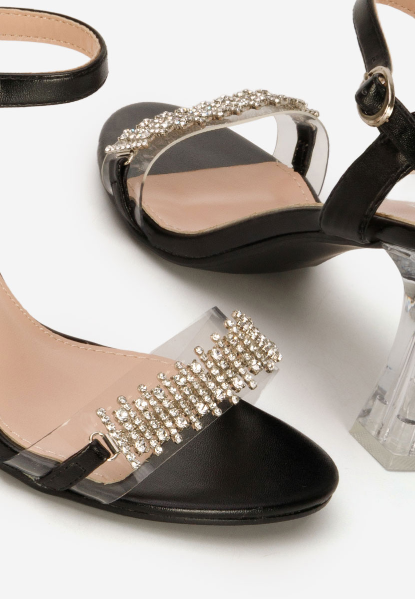 Czarne sandały na słupku Kalistia