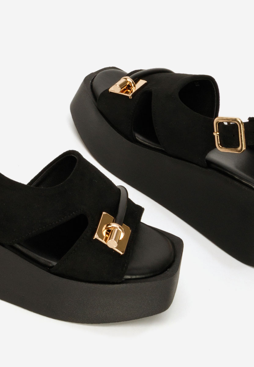 Czarne sandały na platformie Levy