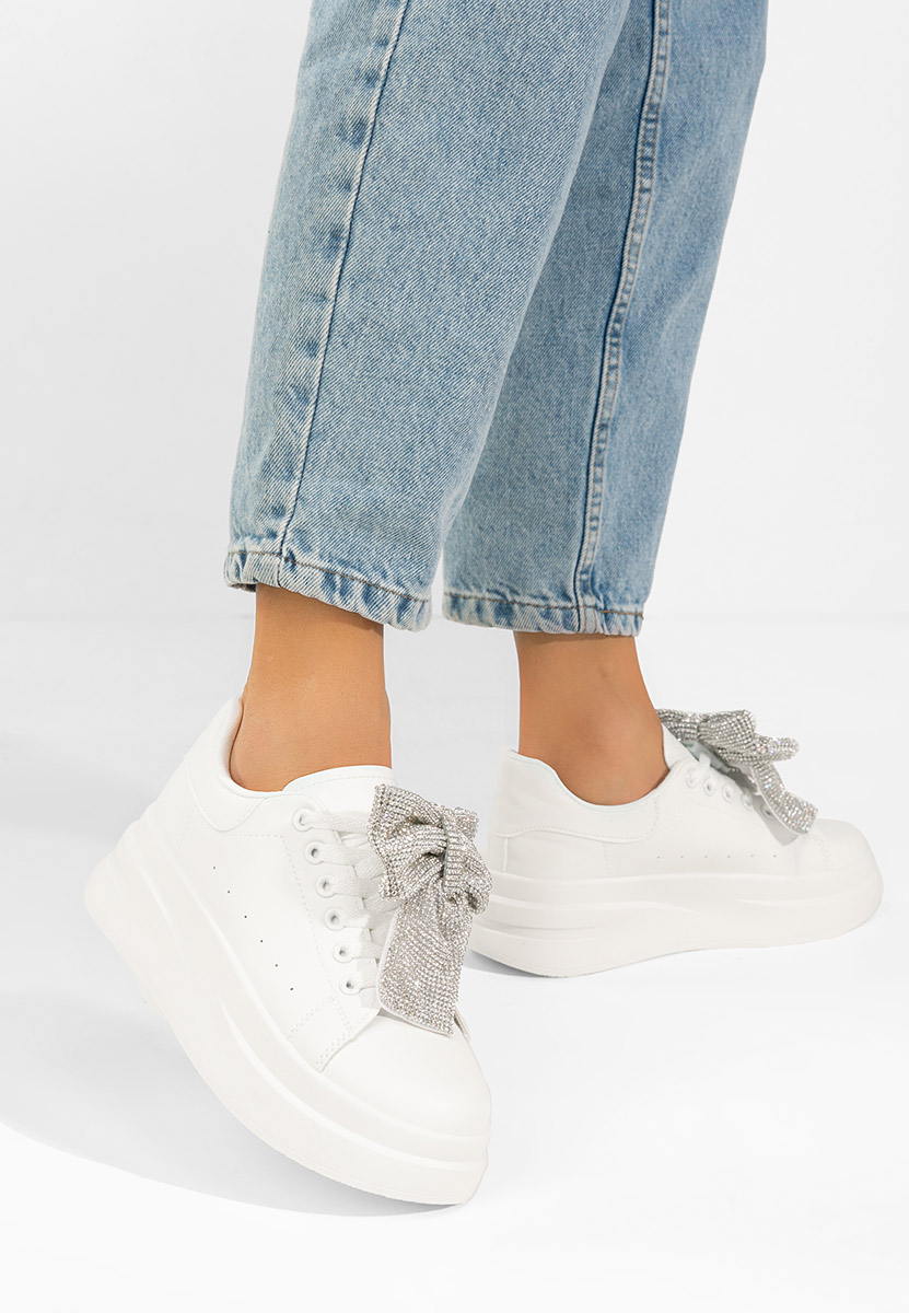 Białe sneakersy na platformie Anitta