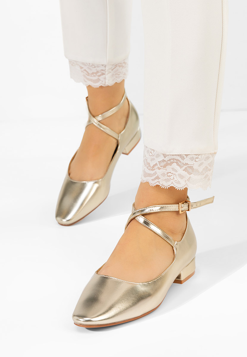 Złote czółenka na niskim obcasie Hurania