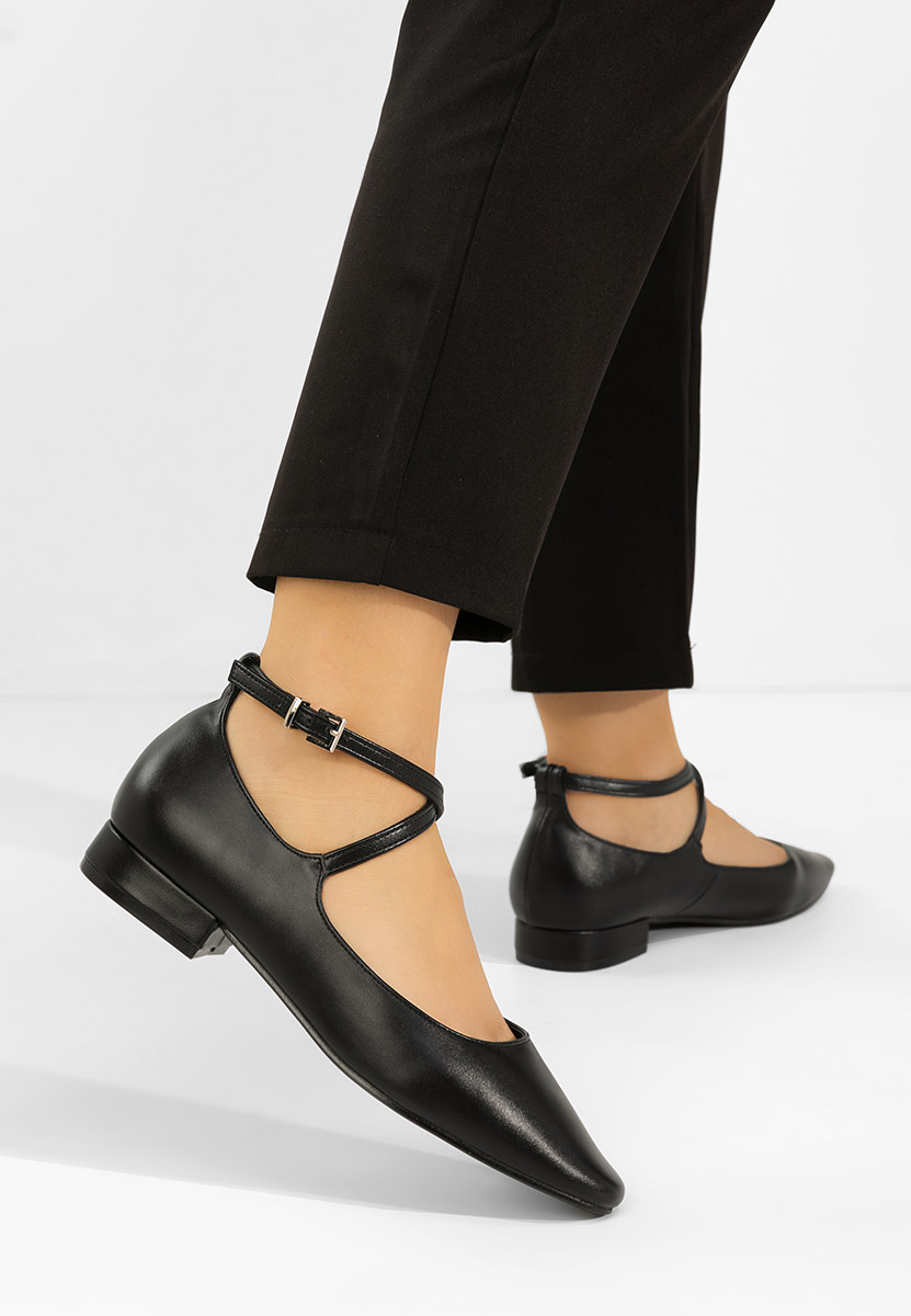 Czarne czółenka na niskim obcasie Hurania