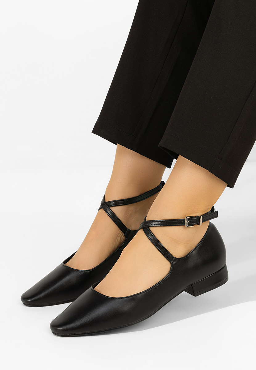 Czarne czółenka na niskim obcasie Hurania