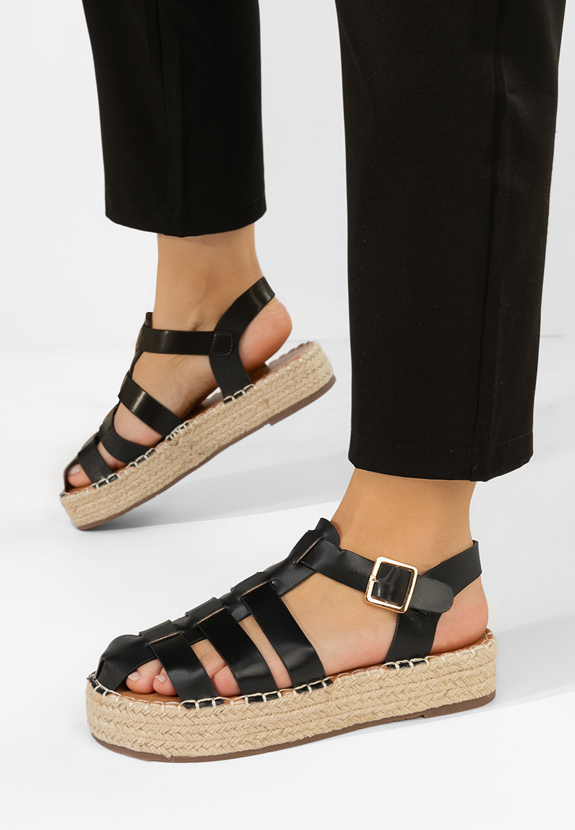 Czarne sandały na platformie Reliama