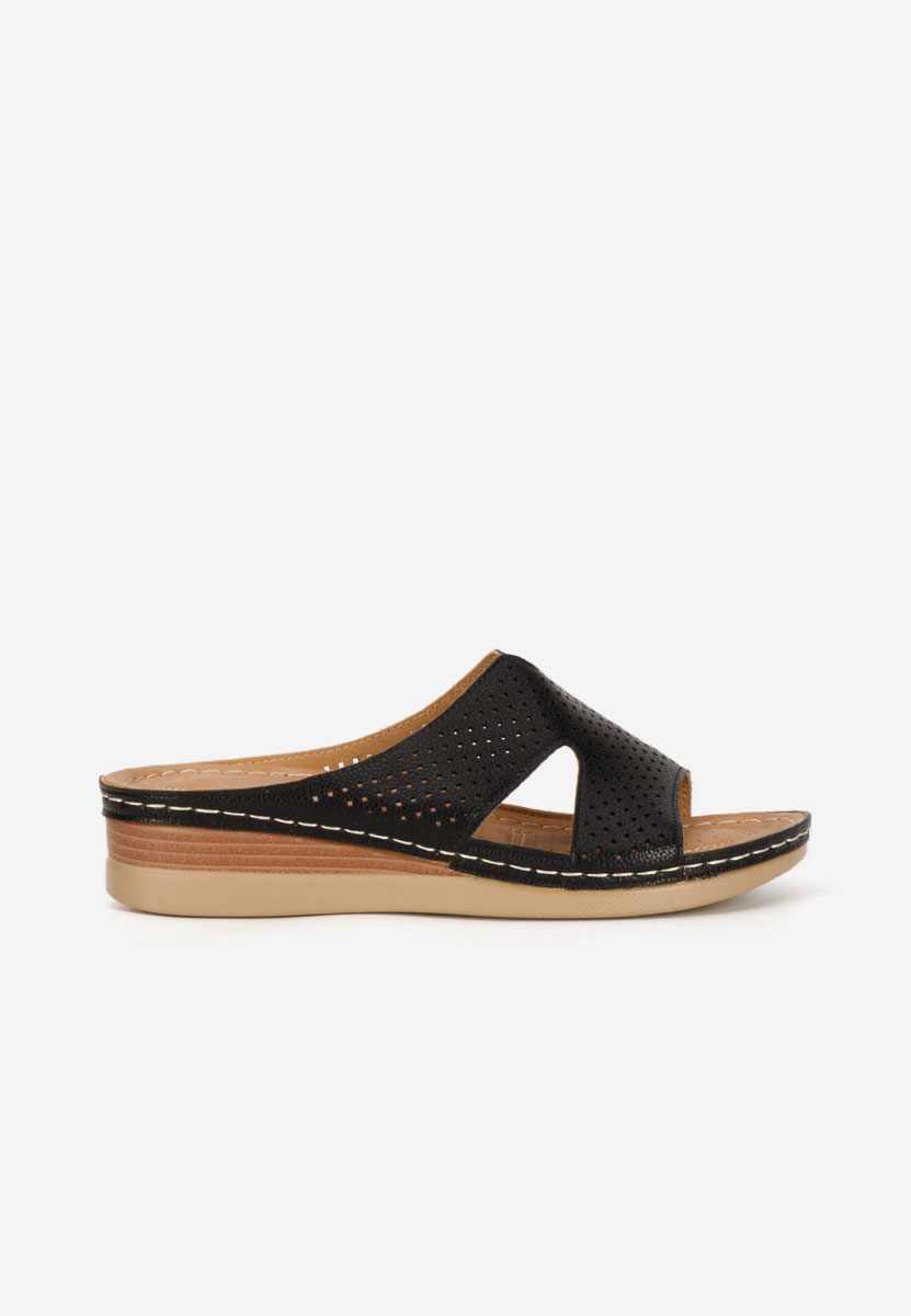 Czarne klapki na koturnie Hermana