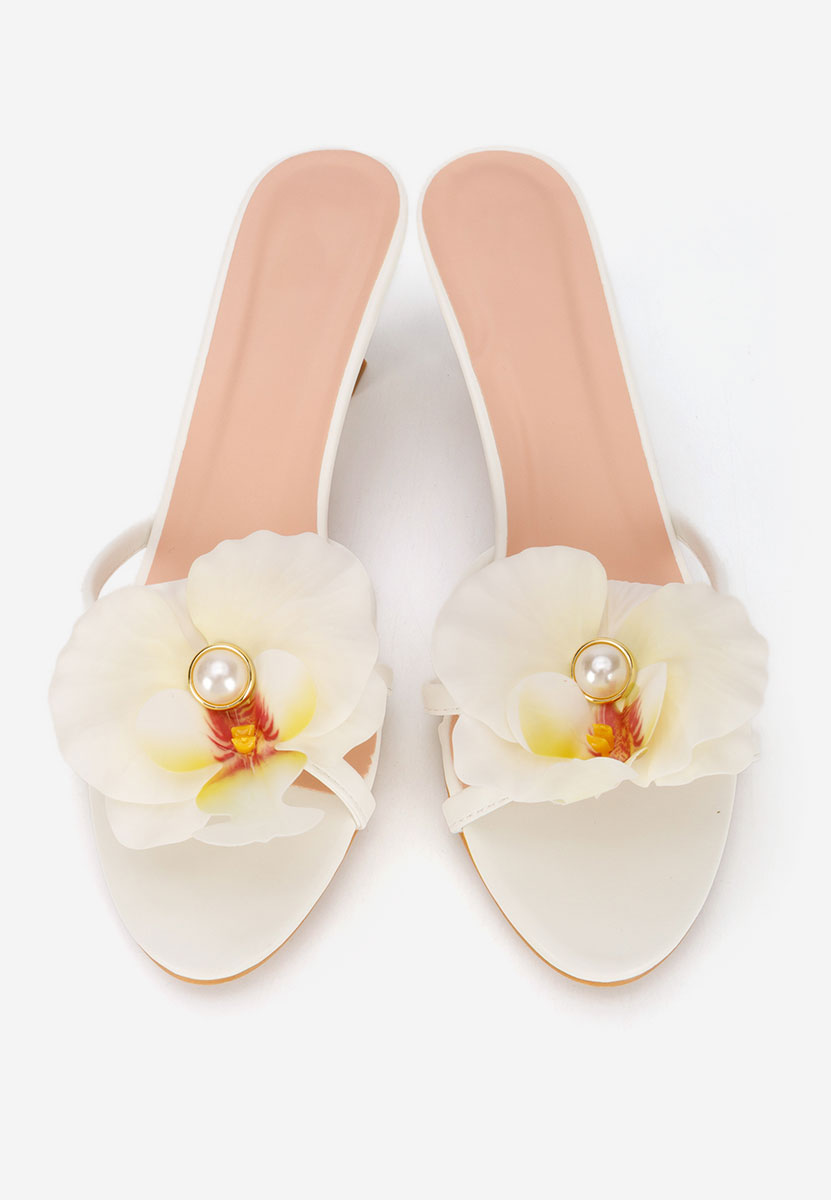 Białe klapki na obcasie Florentia