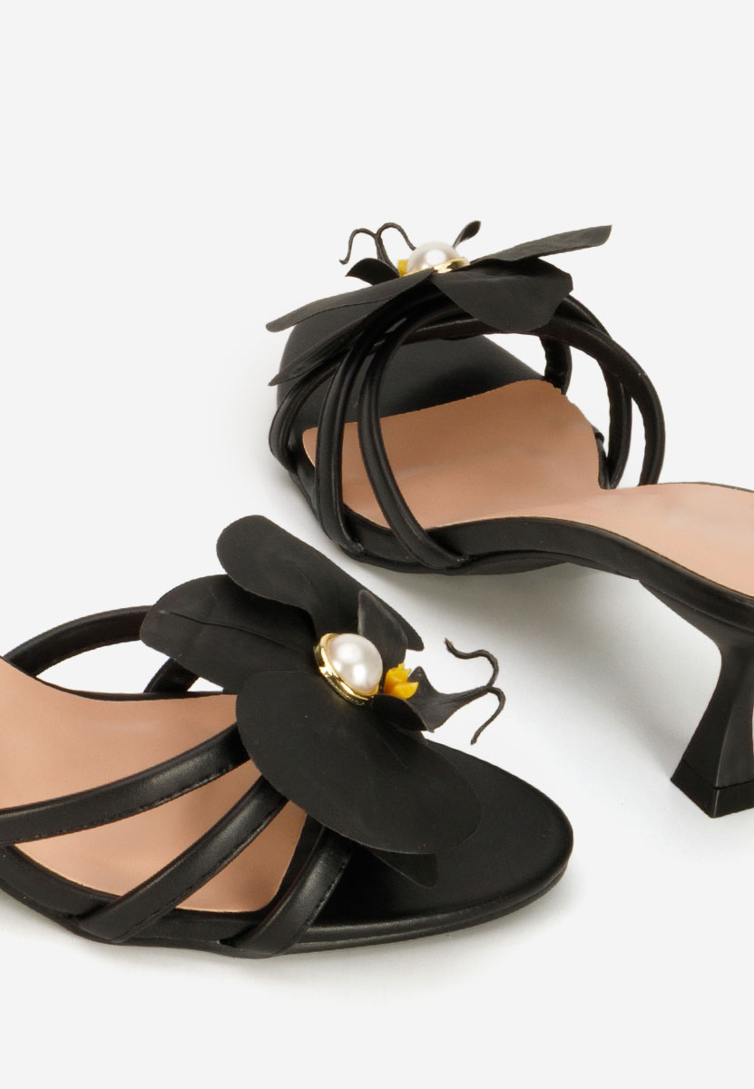 Czarne klapki na obcasie Florentia