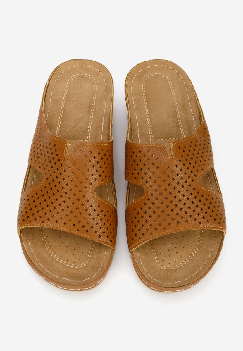 Camelowe klapki na koturnie Hermana