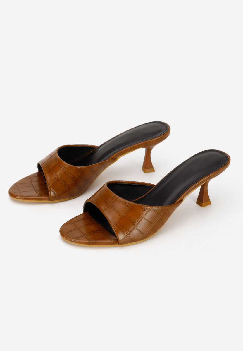 Camelowe klapki na obcasie Iuliania