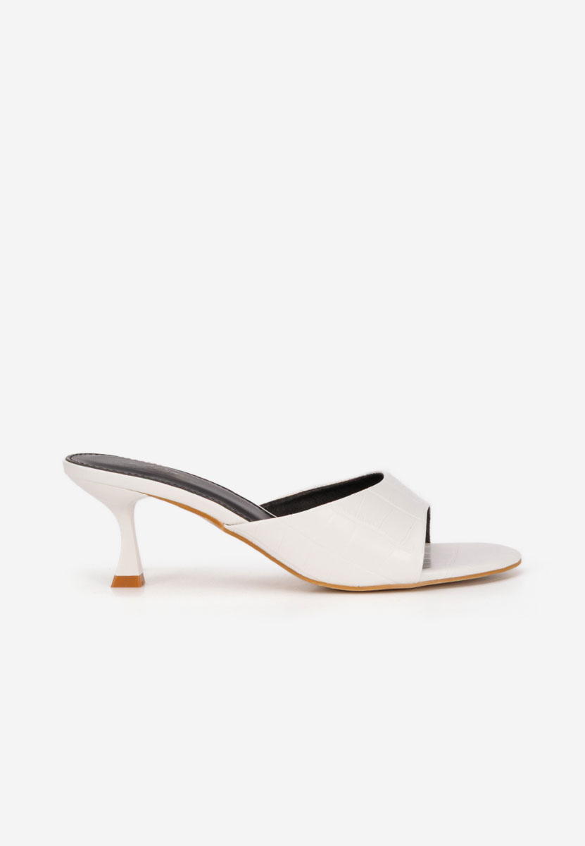 Białe klapki na obcasie Iuliania