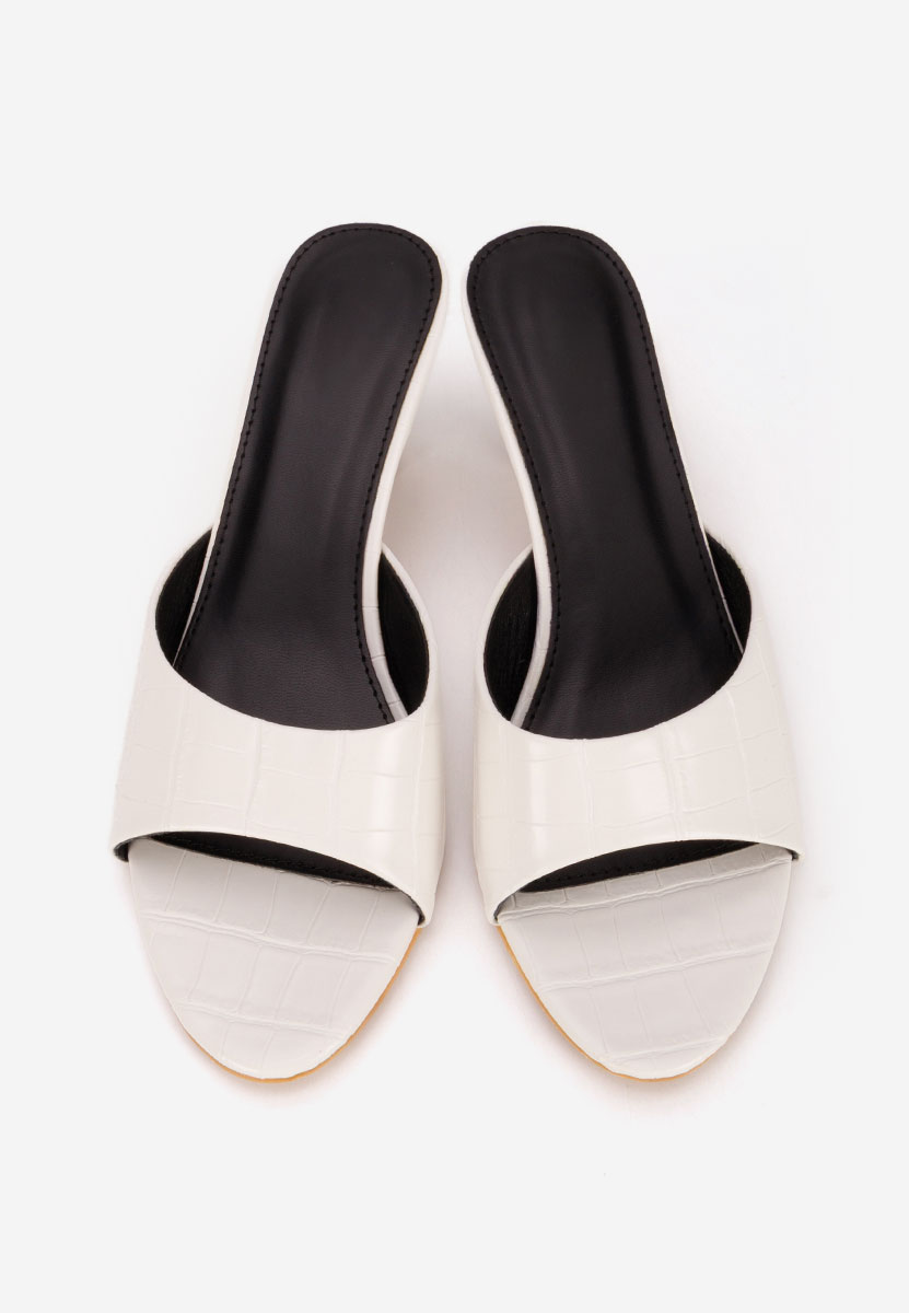 Białe klapki na obcasie Iuliania