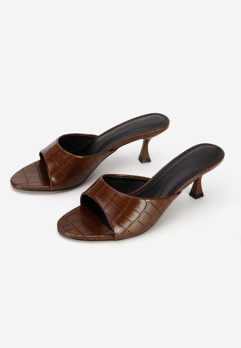 Brązowe klapki na obcasie Iuliania