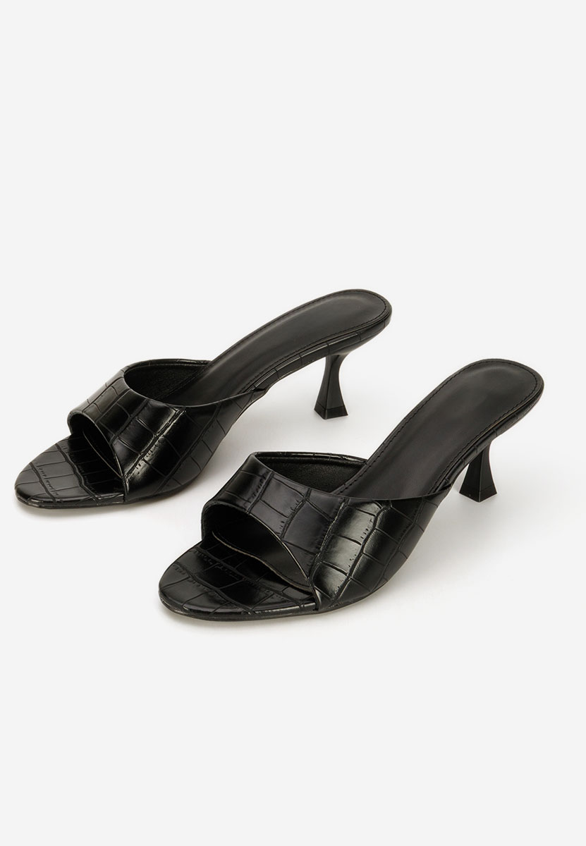 Czarne klapki na obcasie Iuliania