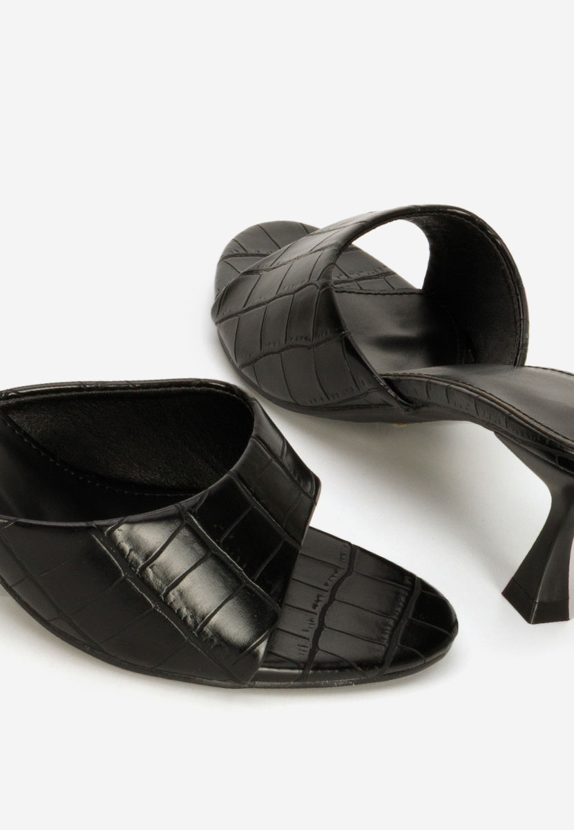 Czarne klapki na obcasie Iuliania