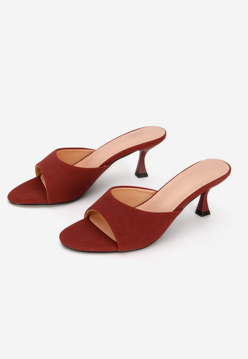Bordowe klapki na obcasie Otelia