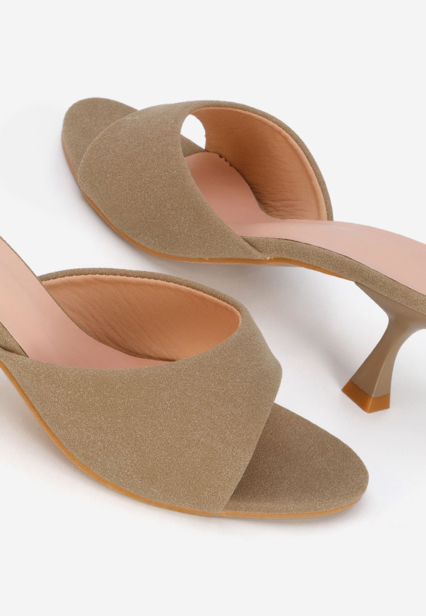 Khaki klapki na obcasie Otelia