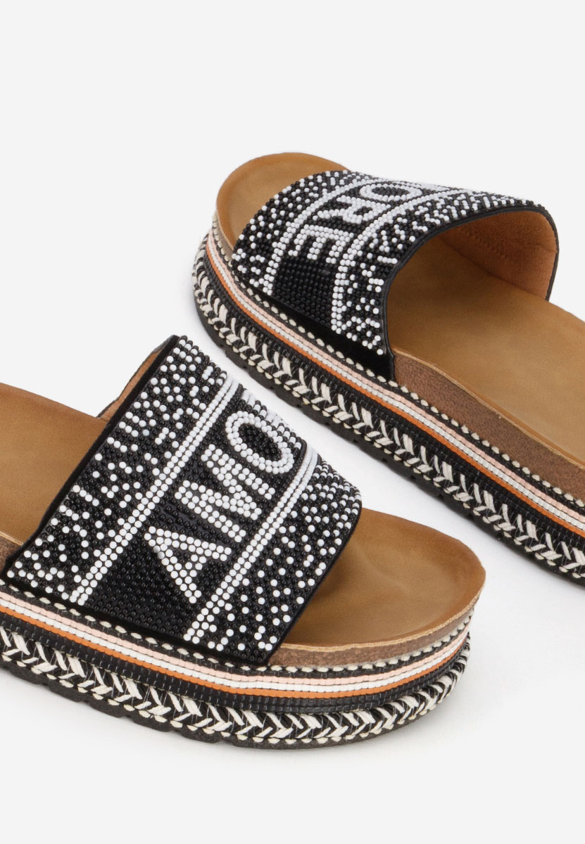 Czarne klapki na platformie Alezia