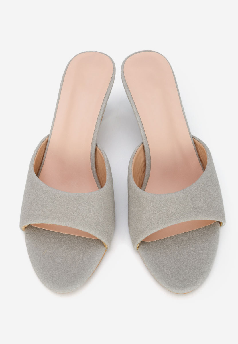 Szare klapki na obcasie Otelia