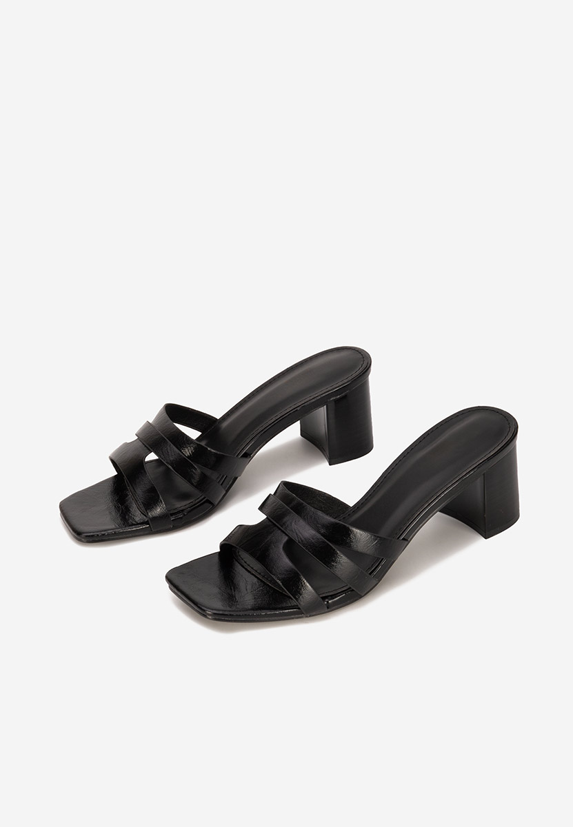 Czarne klapki na obcasie Genoveva V2